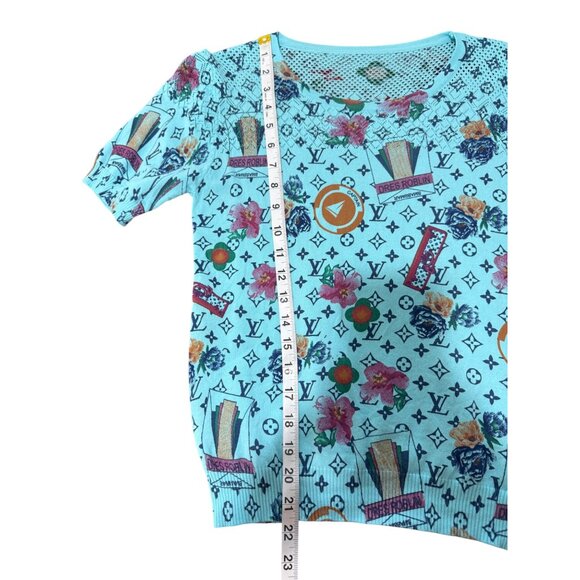 Fun LV Print Short Sleeve Top Blue Floral Knit Size XS/S - Picture 5 of 5